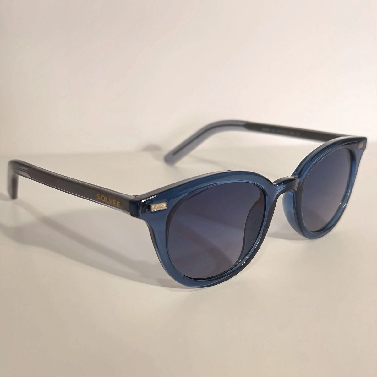 Estilo Premium, Armação Azul Translúcida e Lentes UV