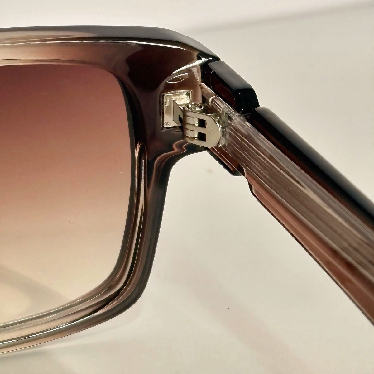 SOLVÉE MONARCH Amber