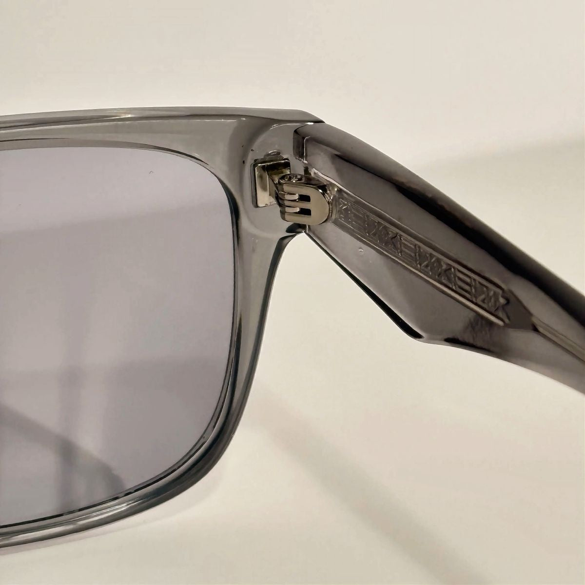 SOLVÉE AURION Smoke