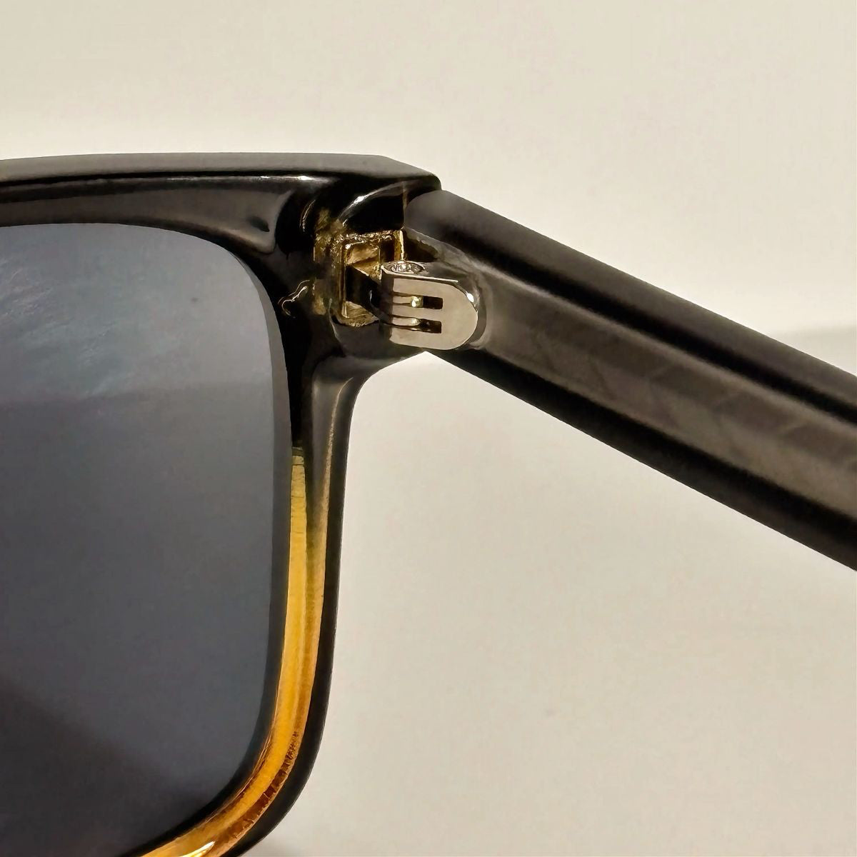 SOLVÉE AMBER EDGE™