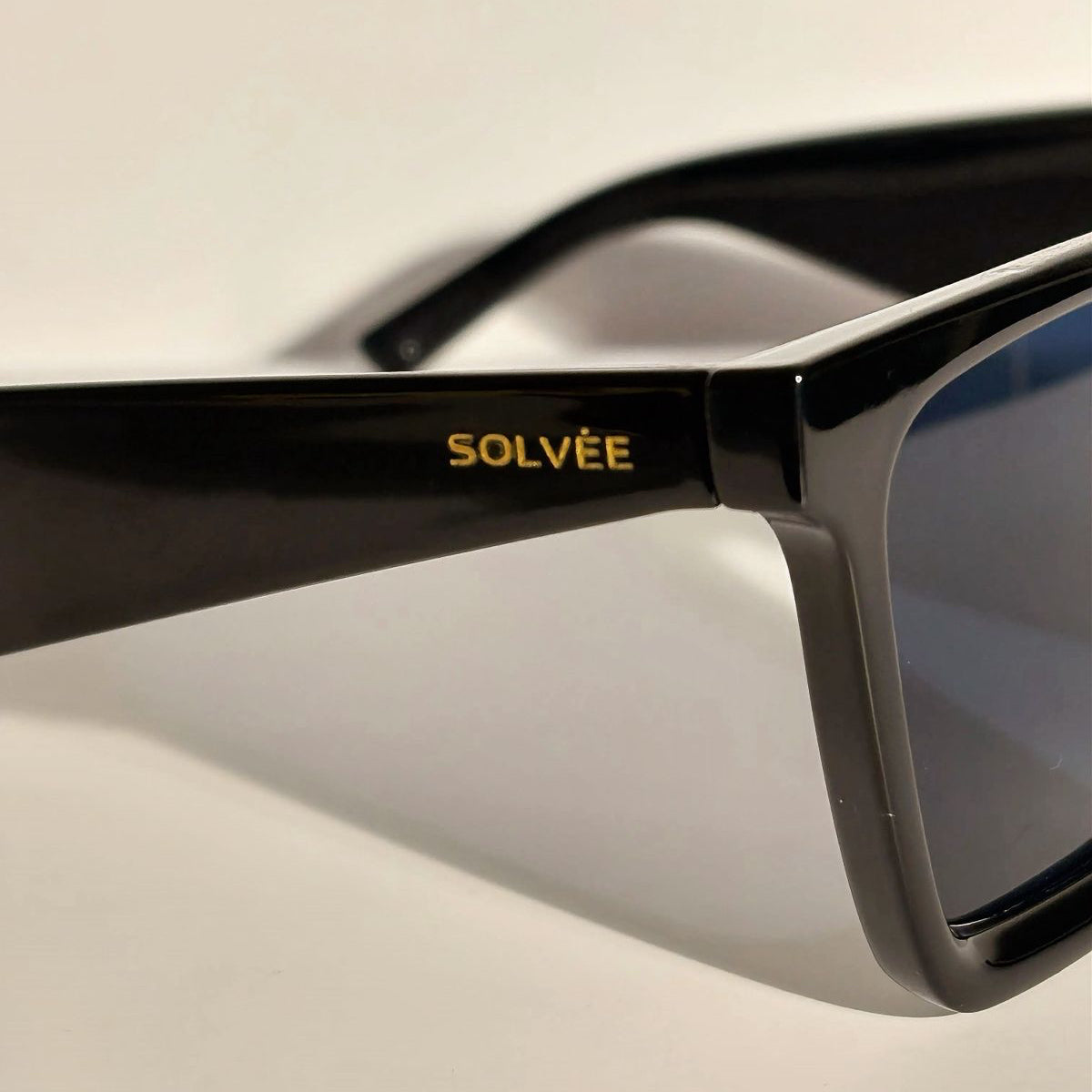 SOLVÉE NOIR EDGE™