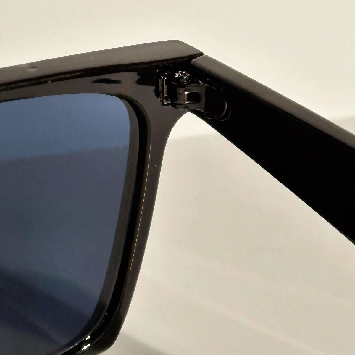 SOLVÉE NOIR EDGE™